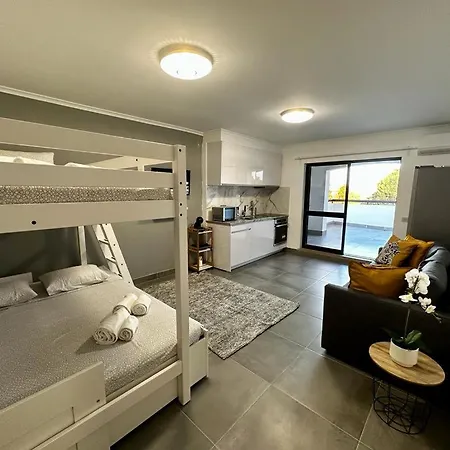 Excellent Oura Apartament *