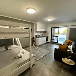 Excellent Oura Apartmán *