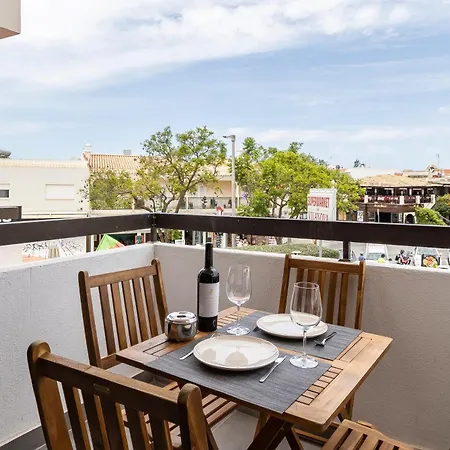 Excellent Oura Apartmán